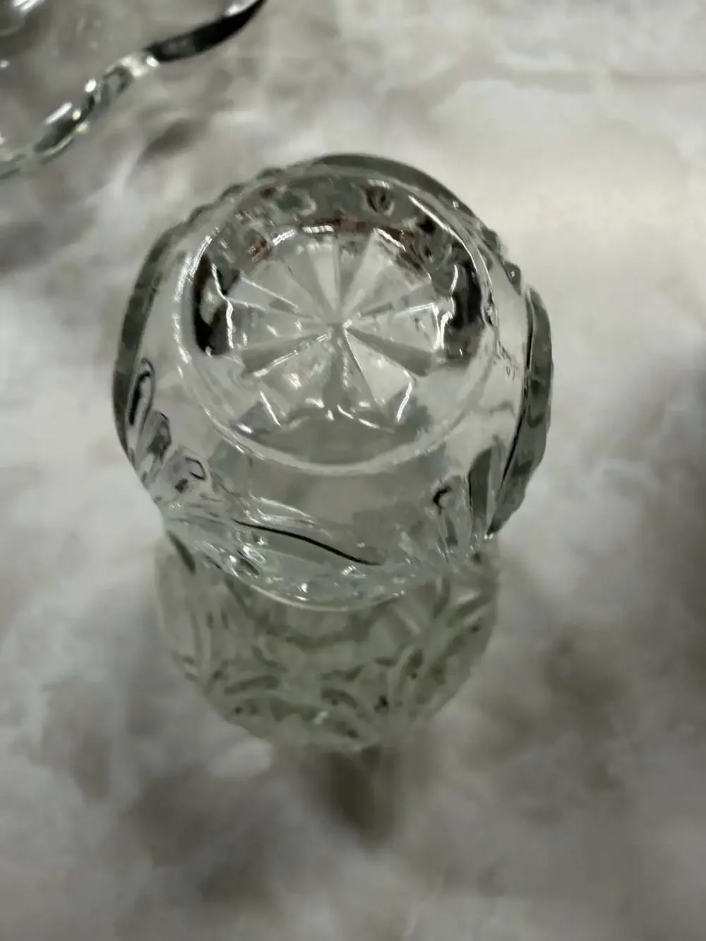 Anchor Hocking Medallion Clear Pressed Glass Decanter with Stopper